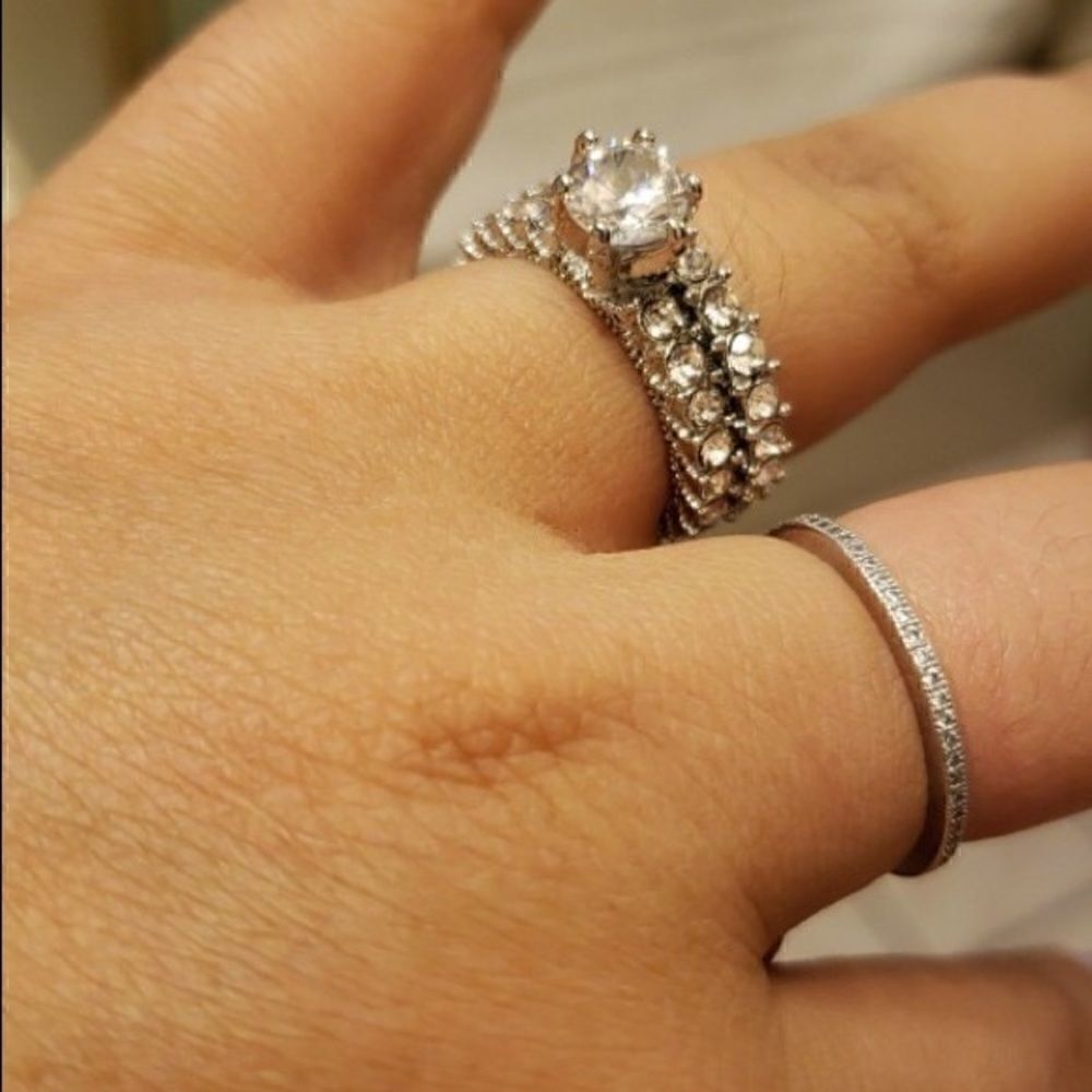 Simulated Diamond Wedding Engagement Ring Set - Picture 5 of 8